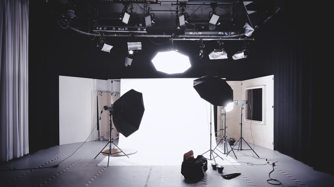 Top Cryptocurrency YouTubers: Influencers to Follow